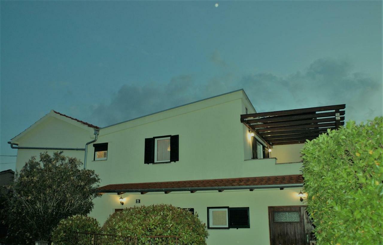 House Villa Mare Малинска Экстерьер фото